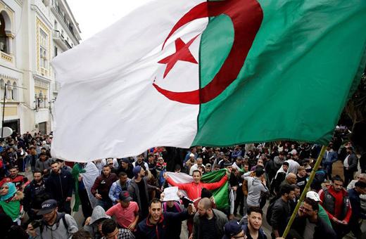 الشعب الجزائري أكبر من التحديات