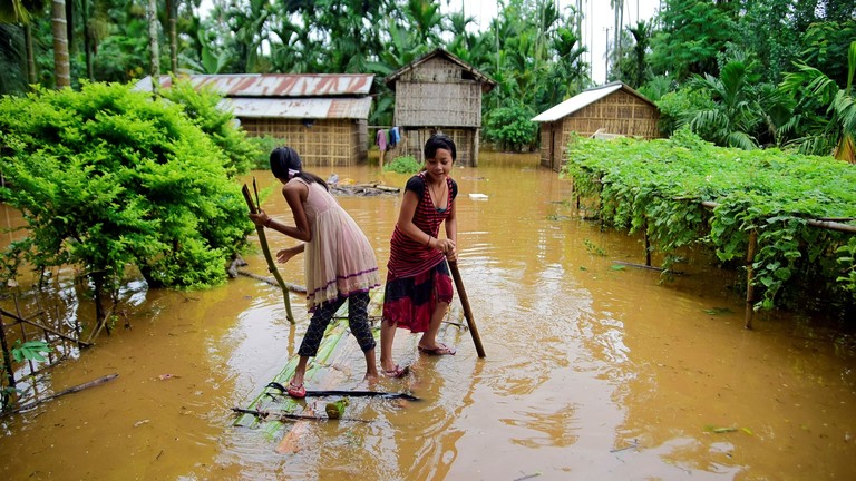 عشرات الضحايا جراء أمطار غزيرة في نيبال والهند