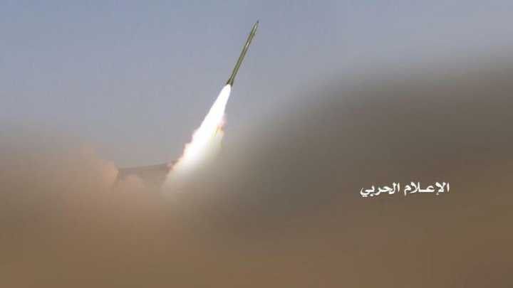 القوة الصاروخية اليمنية تقصف بعشرة صواريخ باليستية أهدافا عسكرية سعودية في جيزان