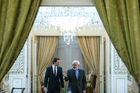 Iran, Austrian FMs discuss nuclear deal