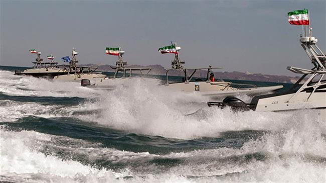 IRGC Navy stages parade in Persian Gulf