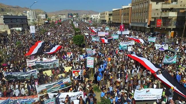 Yemenis hold large rally against deadly Saudi war, blockade of Yemeni ports