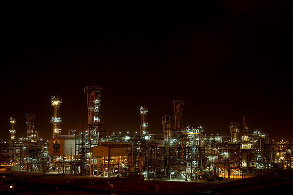 Iran in talks with foreign investors on building refinery