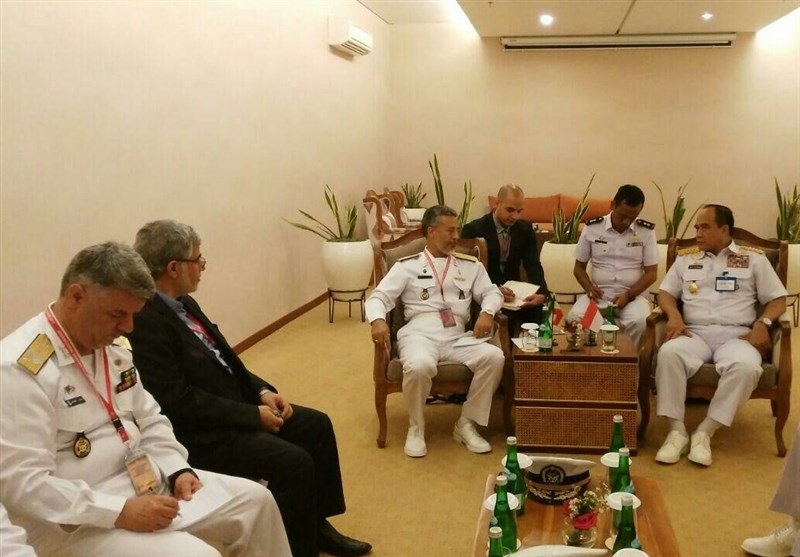 Iran, Indonesia’s navy commanders confer on closer ties