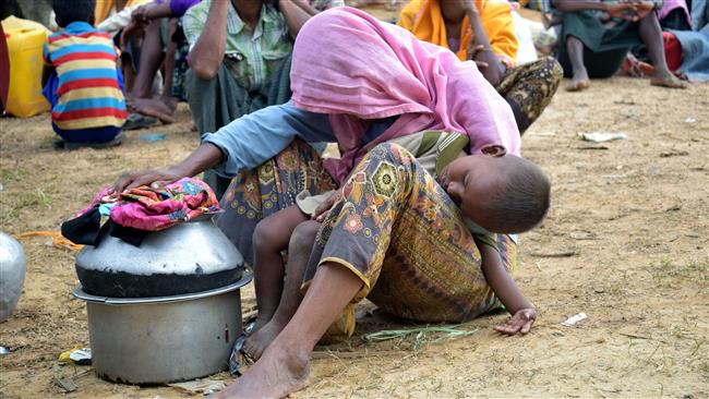 Rohingyas flee crackdown in Myanmar in thousands