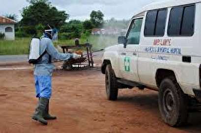 Attack on Congolese Red Cross Ebola ambulance wounds three volunteers
