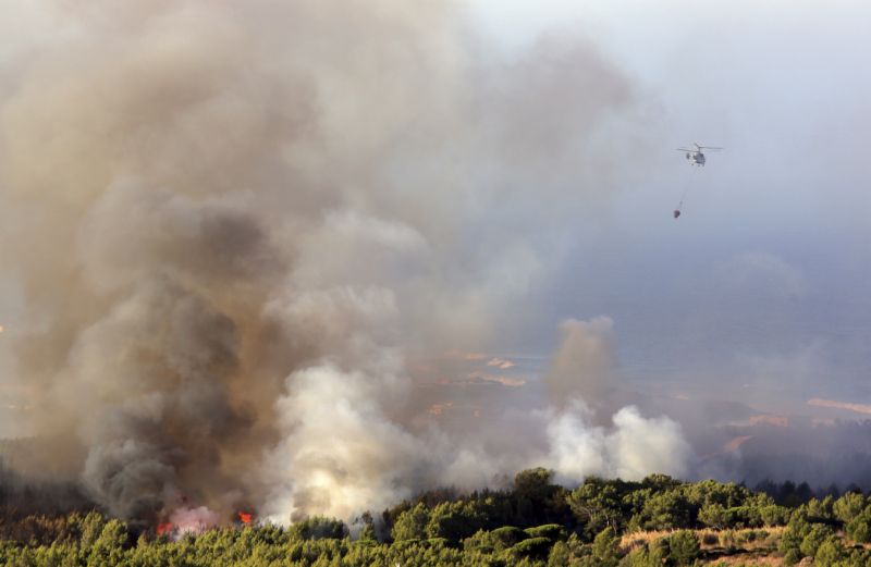 700 firefighters in Portugal battle wildfire west of Lisbon