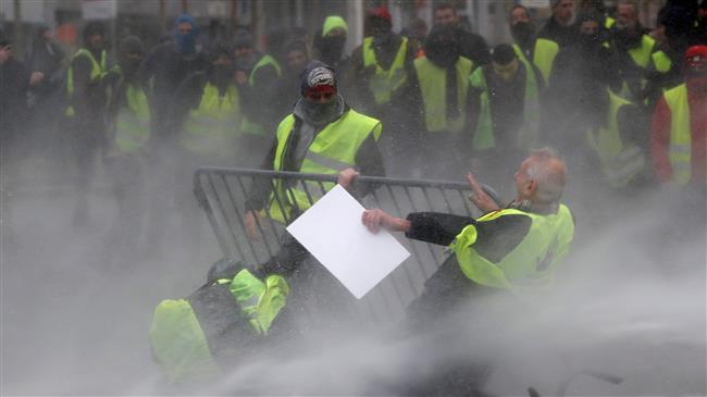 Hundreds of ‘yellow vest’ protesters converge in Belgium