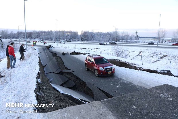 Anchorage suffers a 7.0 magnitude earthquake