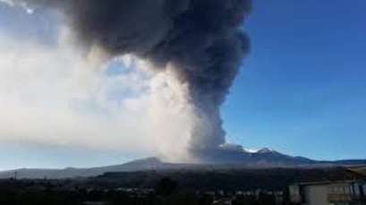 Italy: Mount Etna eruption partially closes Sicilian airspace