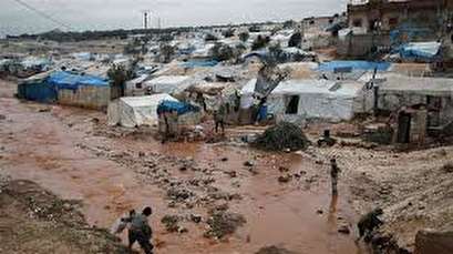 Flash floods hit Syrian refugee camp