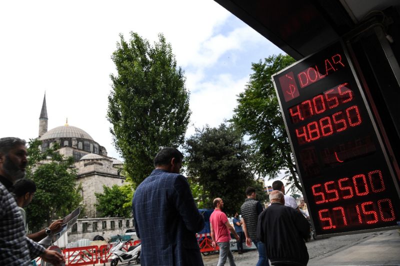 Turkey central bank silent as lira 'freefall' intensifies