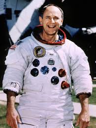 Alan Bean, moon-walking U.S. astronaut turned painter, dies in Houston