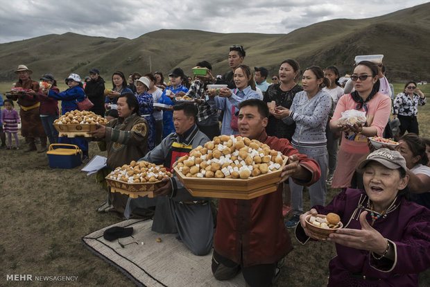 In pictures: Mongolian shamans perform fire ritual