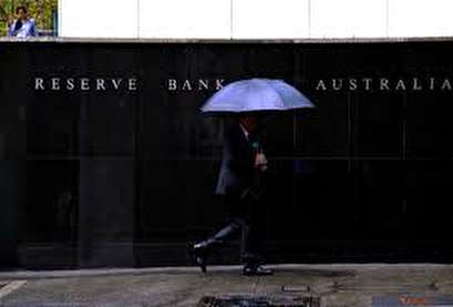 Australia's central bank sits on rates, cites U.S. trade risk