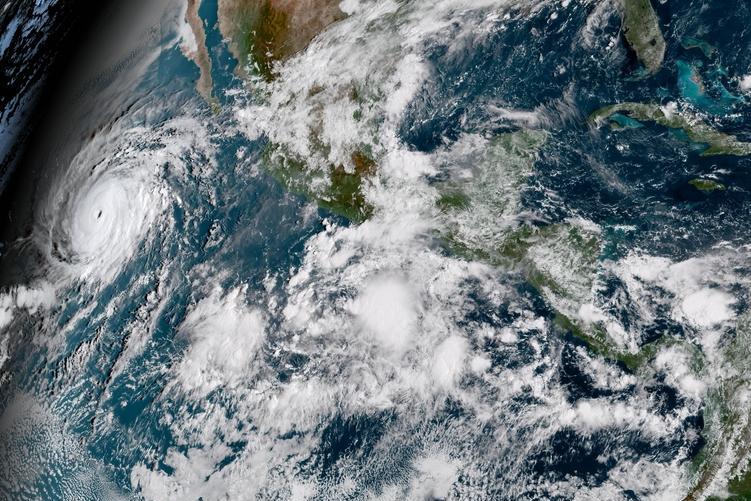 Rosa now a Category 4 storm aiming for Mexican coast