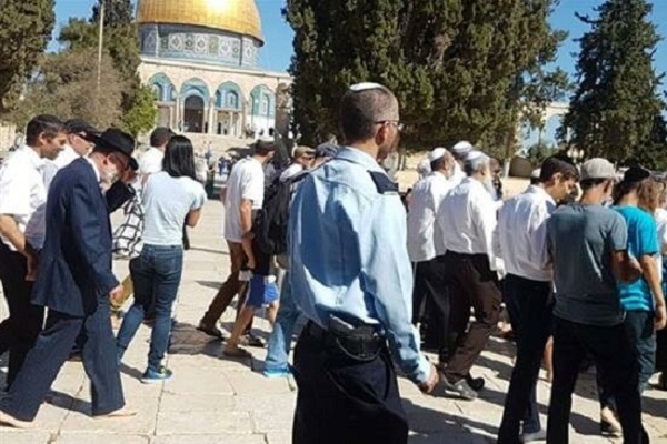 Zionist Settlers Storm Al-Aqsa Mosque
