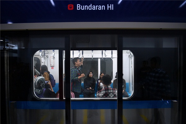 Passengers Allowed to Break Fast in Jakarta MRT Trains in Ramadan
