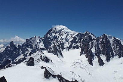 Mount Blanc glacier reveals traces of Roman-era pollution