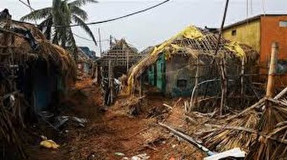 Cyclone kills 12 in east India before lashing Bangladesh