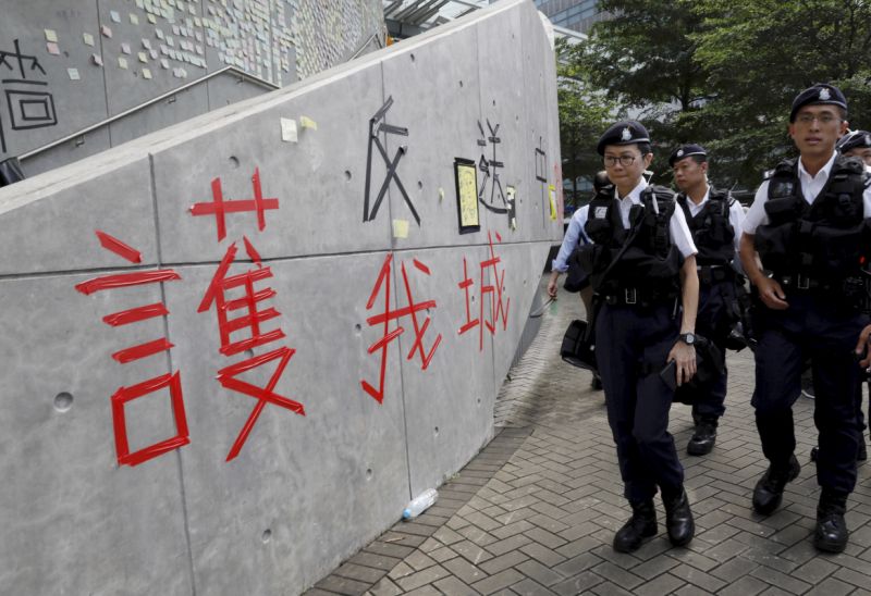 China summons US envoy over Hong Kong criticism