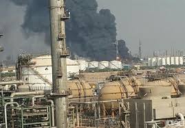 Fire breaks out at oil factory west of Iran