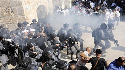Several Palestinians injured as Israeli forces storm Al-Aqsa Mosque