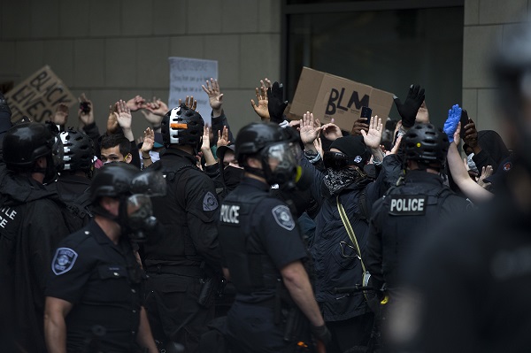US: Seattle police officers used excessive force during encounters with protesters