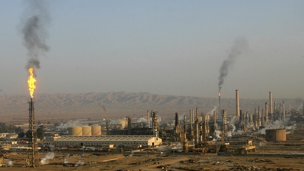 Oil Refinery in Northern Iraq Hit by Rocket, Fire Breaks Out