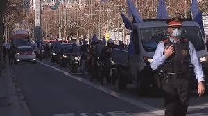 Opponents of education reform bill hold caravan protest in Barcelona