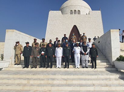 The Iranian military delegation visited the tomb of the founder of Pakistan