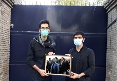 Interesting gift from students to the British Embassy in Tehran