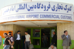 بدی آب وهوا برای یکی از بزرگ‌ترین کشتی‌های باری جهان حادثه آفرید + فیلم
