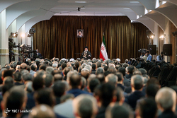 دیدار هزاران نفر از قشرهای مختلف مردم با رهبر معظم انقلاب اسلامی
