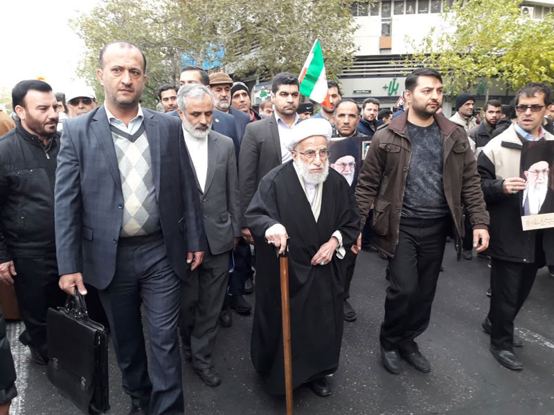 راهپیمایی مردم تهران در محکومیت آشوب‌های اخیر/ طنین حمایت از امنیت و نظام اسلامی در میدان انقلاب