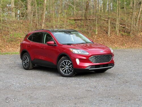 فورد اسکیپ PHEV 2022 در مقابل تویوتا راو4 پرایم 2022