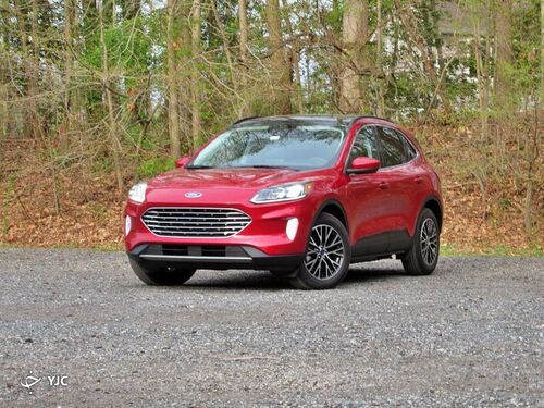 فورد اسکیپ PHEV 2022 در مقابل تویوتا راو4 پرایم 2022