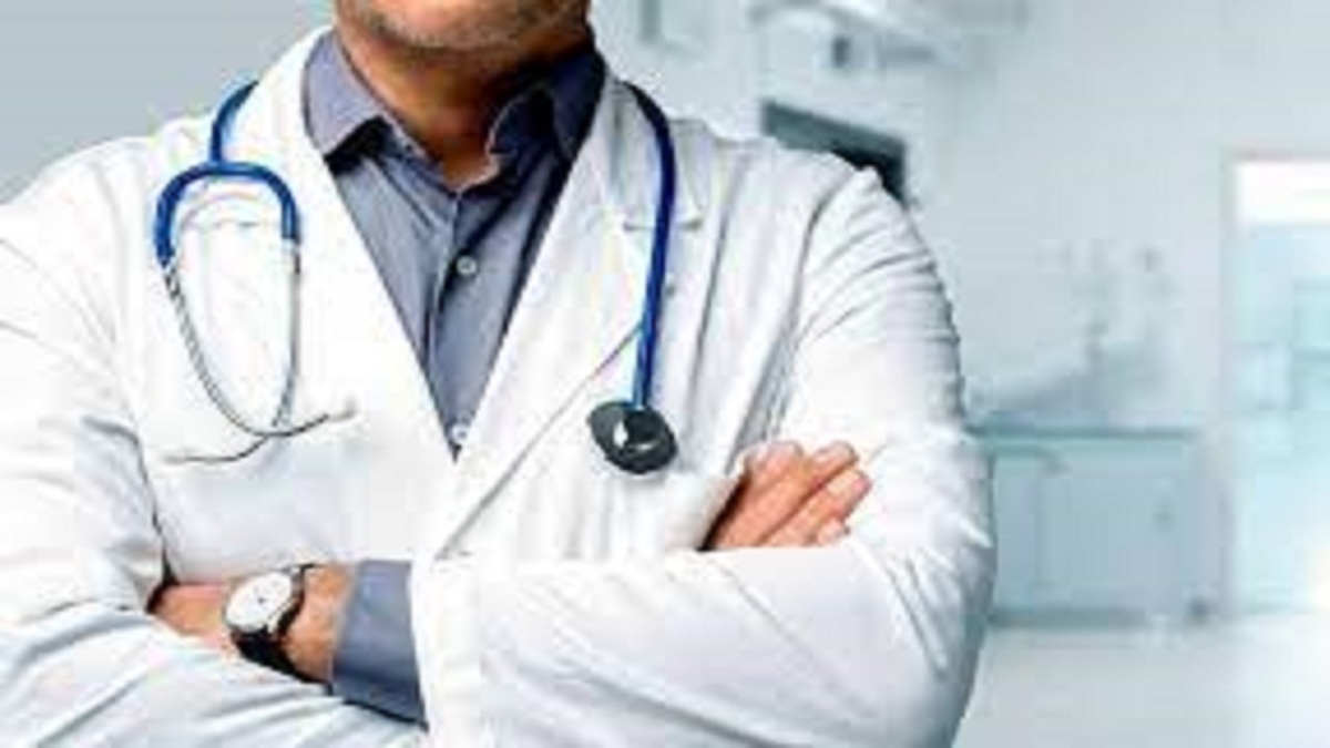مهارت پزشک در خارج کردن سکه از گلوی کودک + فیلم