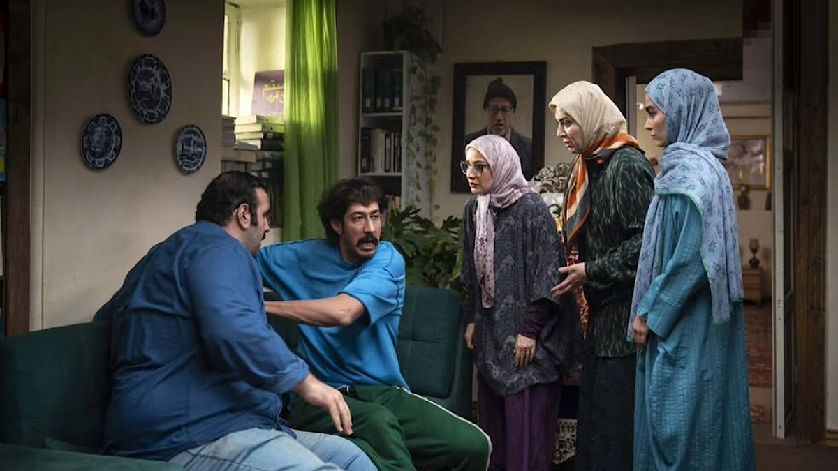 گزینه‌های روی میز نقی معمولی! + فیلم