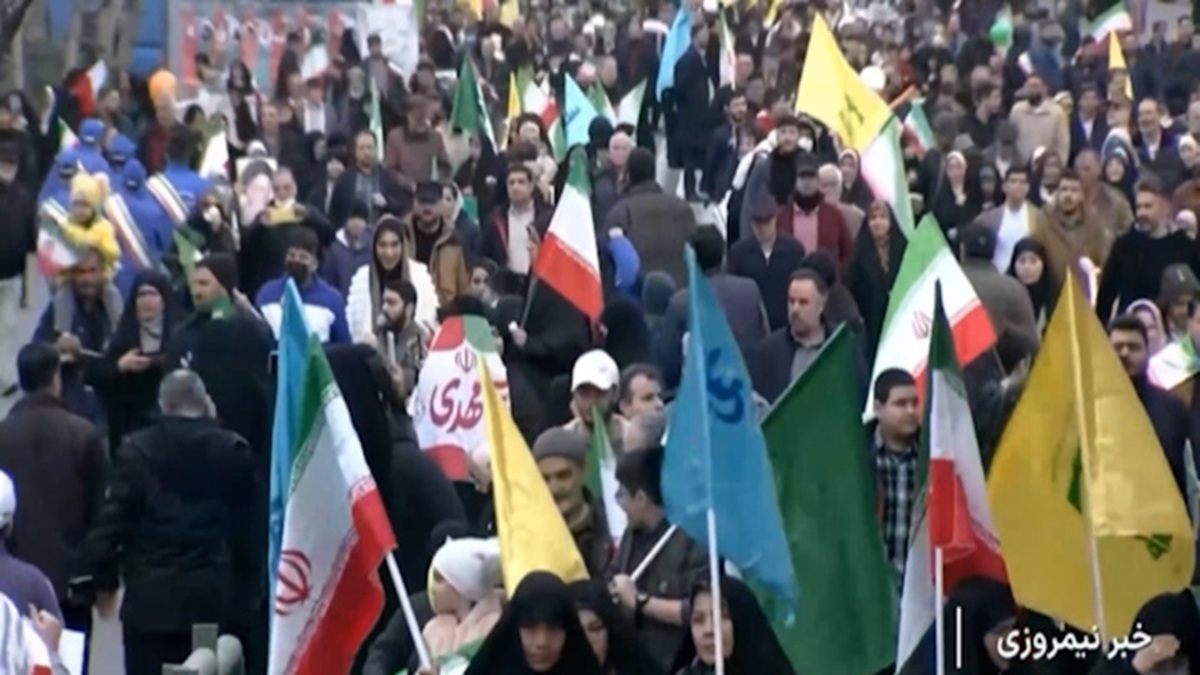 رضا صادقی «خدا مادر وطن» را برای ایران خواند + فیلم