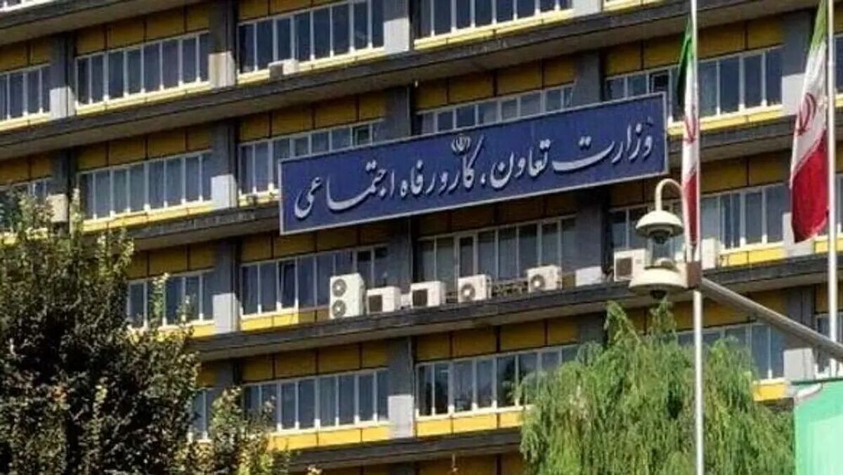 لحظه اعلام رهبر جدید انقلاب اسلامی همزمان شد با شب اول قدر + فیلم
