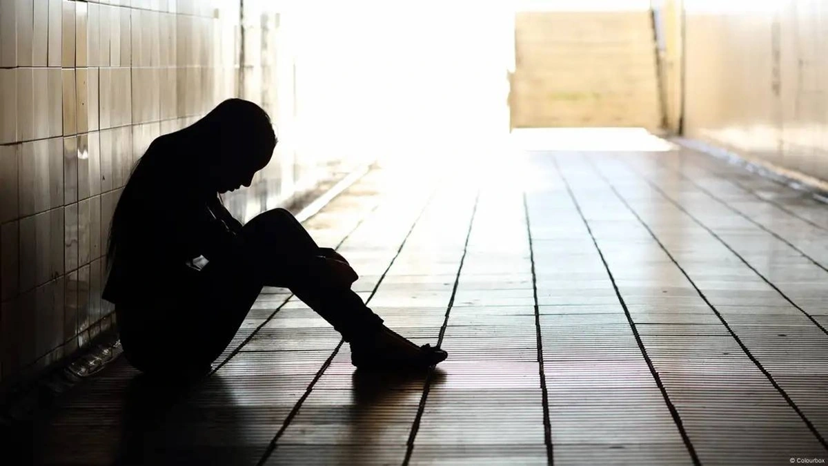 چرا پیکر‌ها در پزشکی قانونی روی زمین رها شده بودند؟! + فیلم