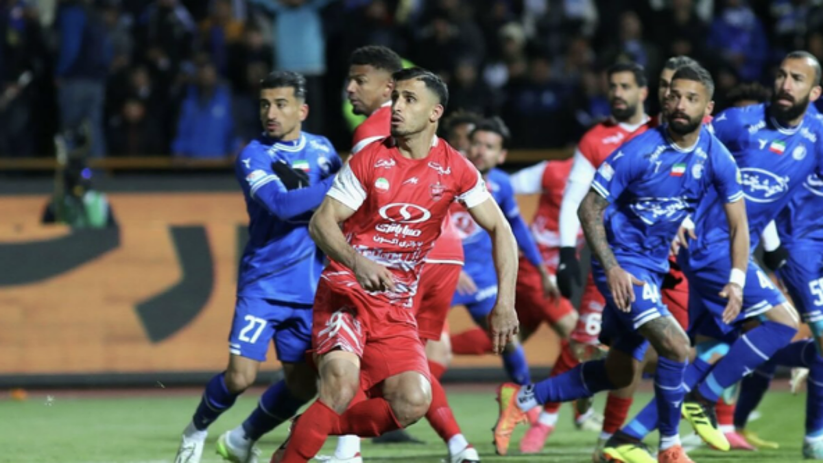 فینال فوتبال کانادا زیر کولاک و برف! + فیلم