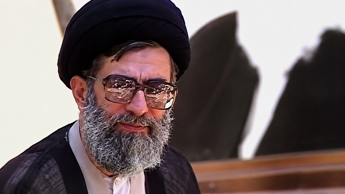 دولتمردان آمریکا غیرمنطقی هستند، چون بین حرف و عمل آنها تناقض وجود دارد + فیلم